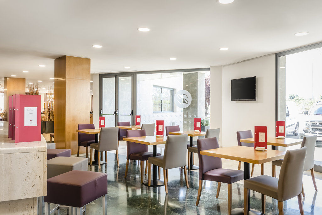 Hotel Exe Barbera Parc Барбера дел Валес Екстериор снимка